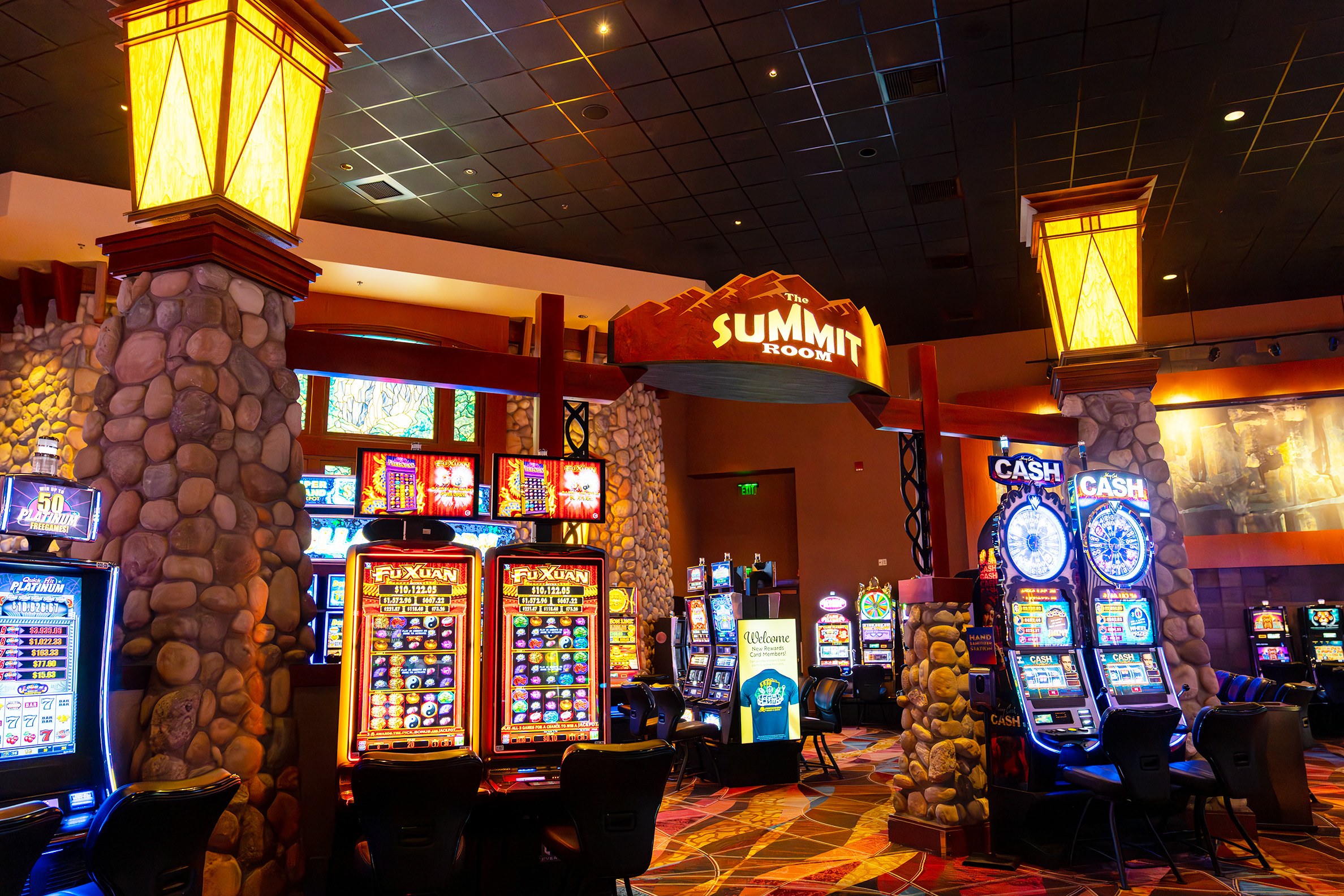 Gold Shark and Silver Shark Betting Casino Gambling Game Machine